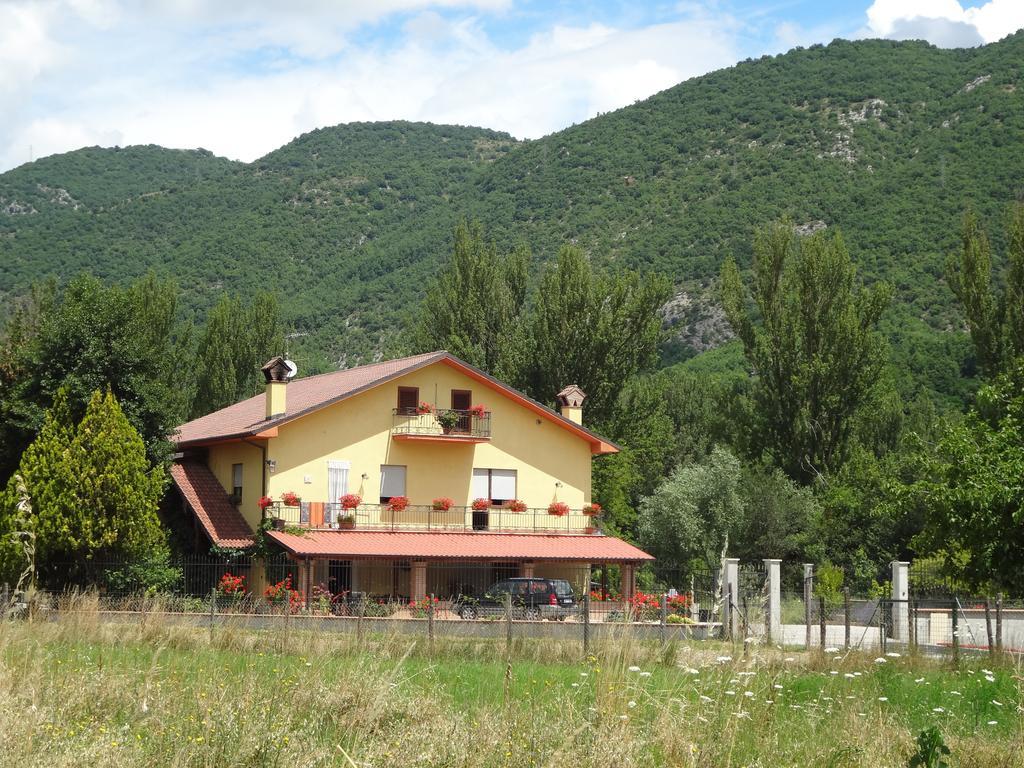 Le Stanze Di Bacco Villa Cagnano Amiterno Exterior photo