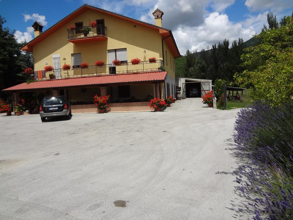 Le Stanze Di Bacco Villa Cagnano Amiterno Exterior photo