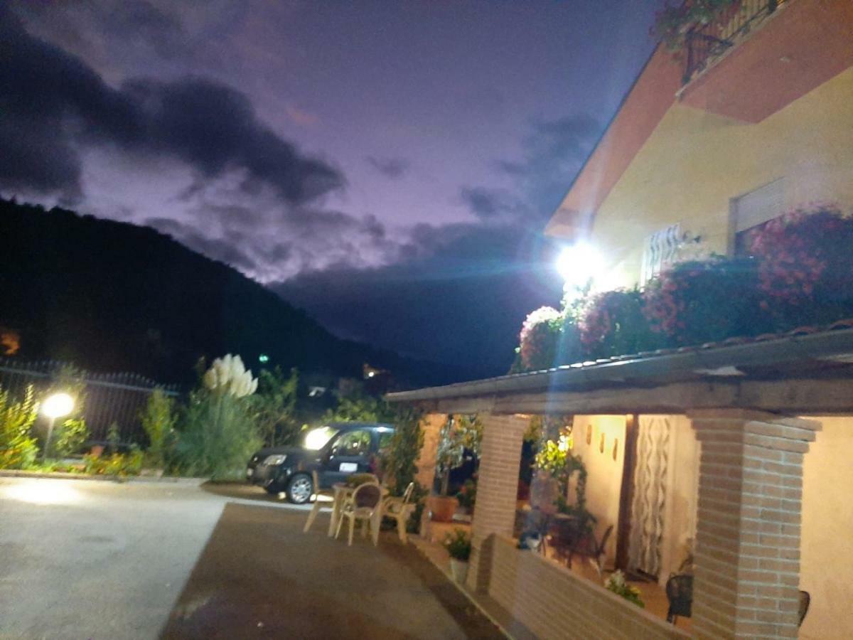 Le Stanze Di Bacco Villa Cagnano Amiterno Exterior photo