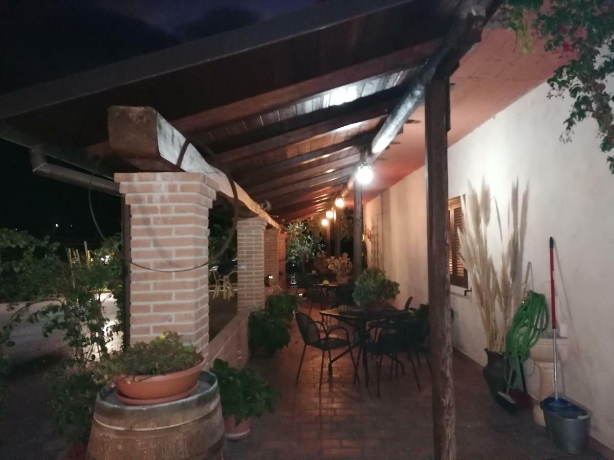 Le Stanze Di Bacco Villa Cagnano Amiterno Exterior photo